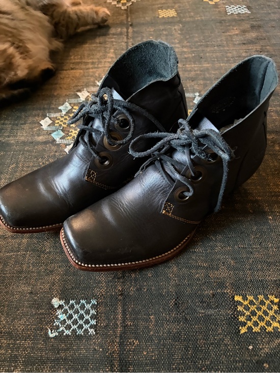 John Fluevog Shoes - 🔮Pre-loved John Fluevog Black Leather Simon lace-up ankle boots size 9